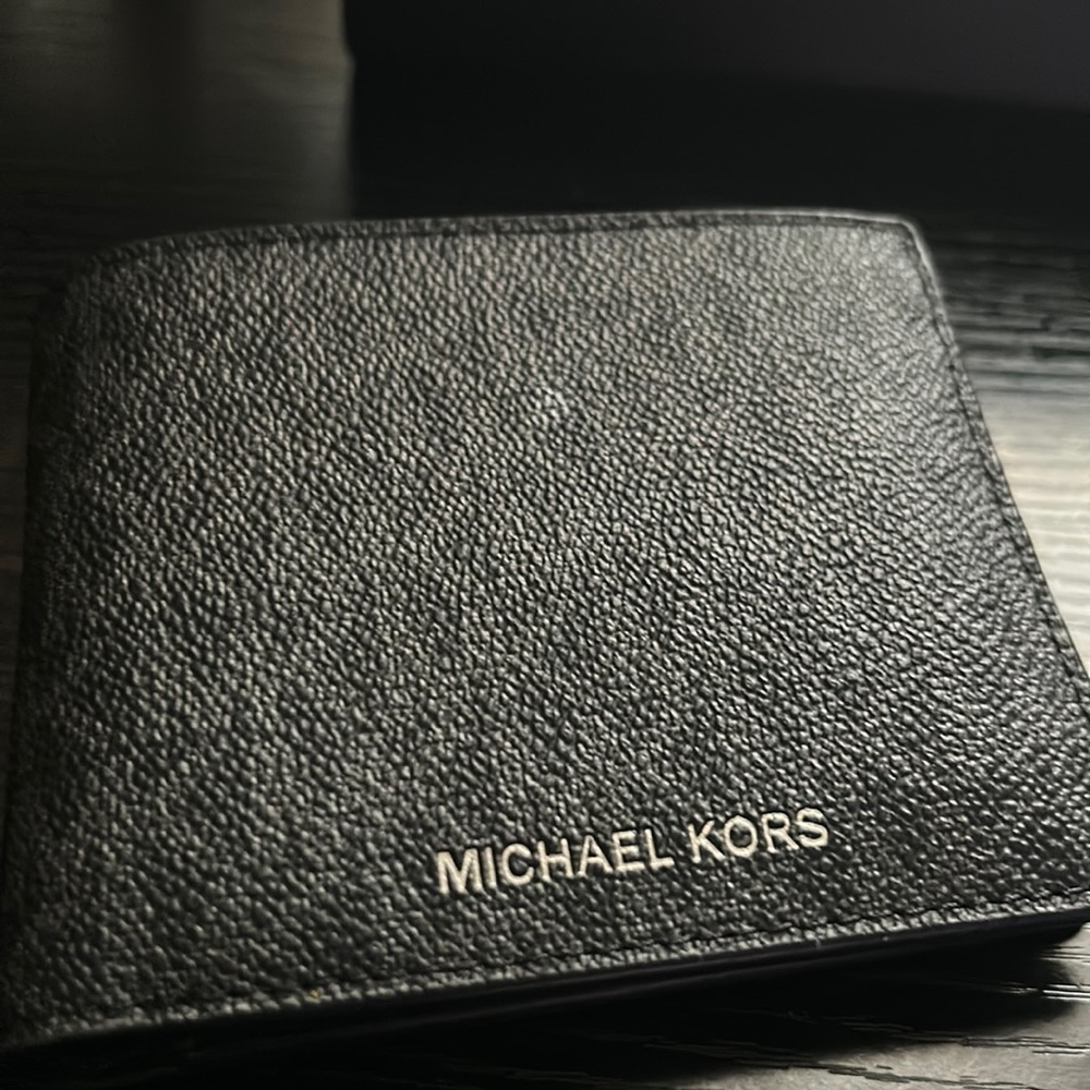 MK men’s wallet